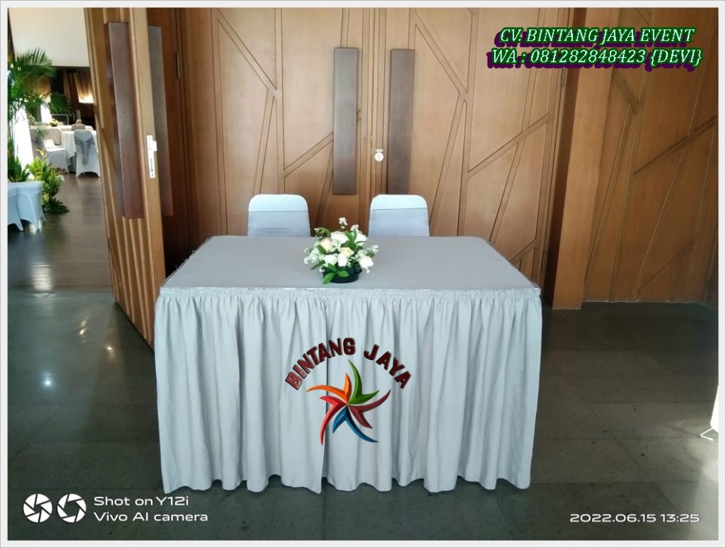 Sewa Meja Kotak Ukuran 160x120cm Pelayanan 24 Jam